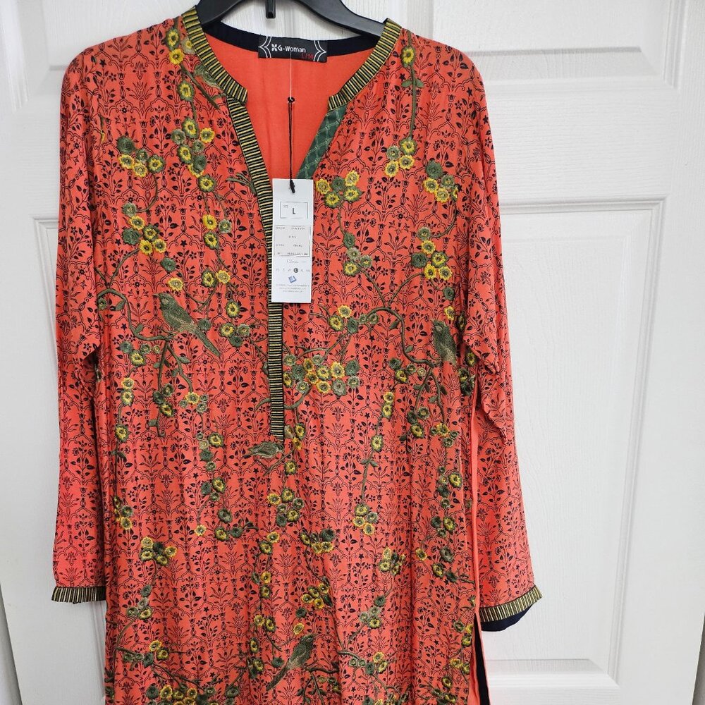XG-Woman Dress. Still New. Never Worn. Size: Large